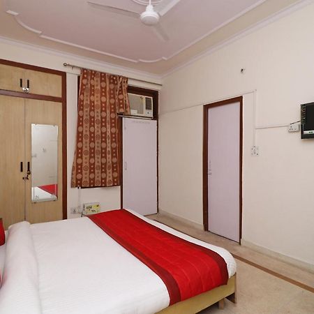 Oyo 11452 Golden Castle Lodge Indirapuram Exterior photo