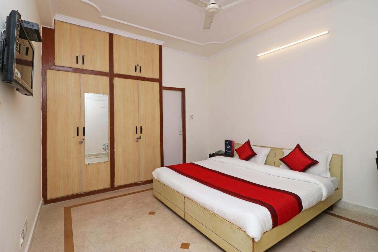 Oyo 11452 Golden Castle Lodge Indirapuram Exterior photo
