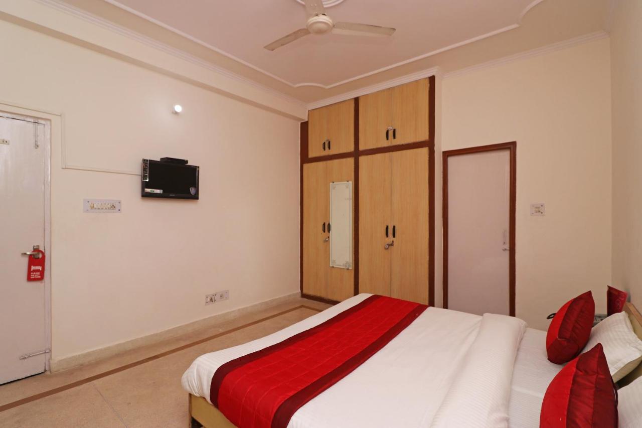 Oyo 11452 Golden Castle Lodge Indirapuram Exterior photo