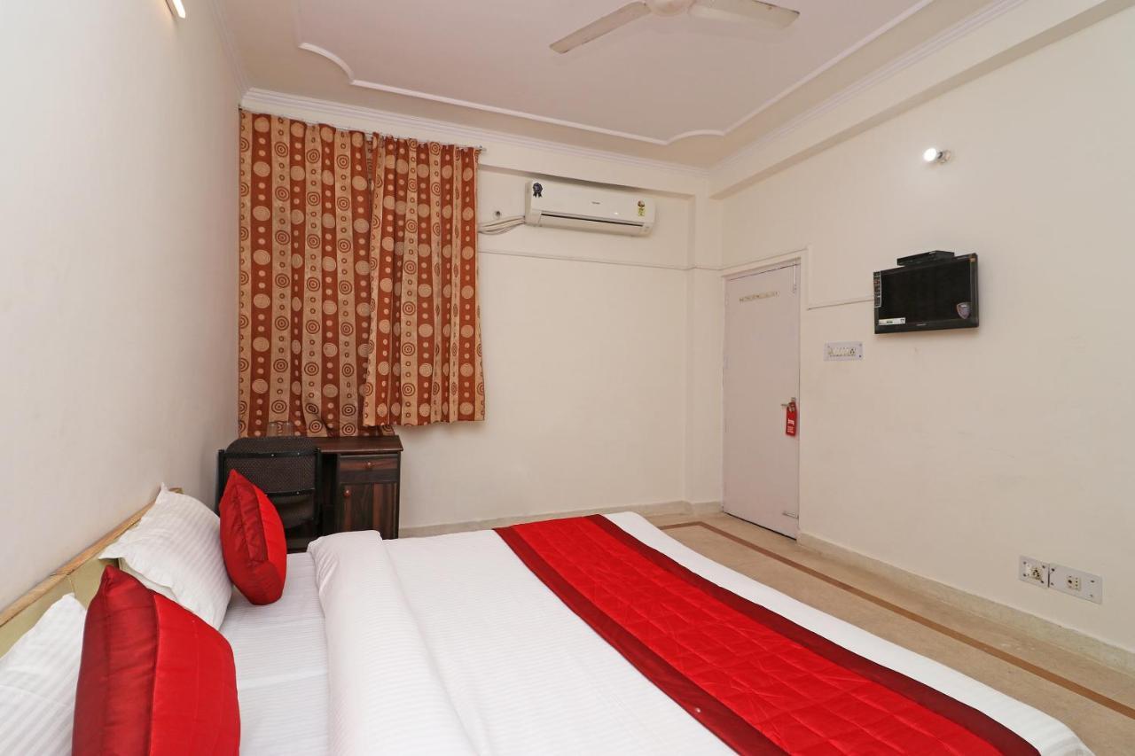 Oyo 11452 Golden Castle Lodge Indirapuram Exterior photo