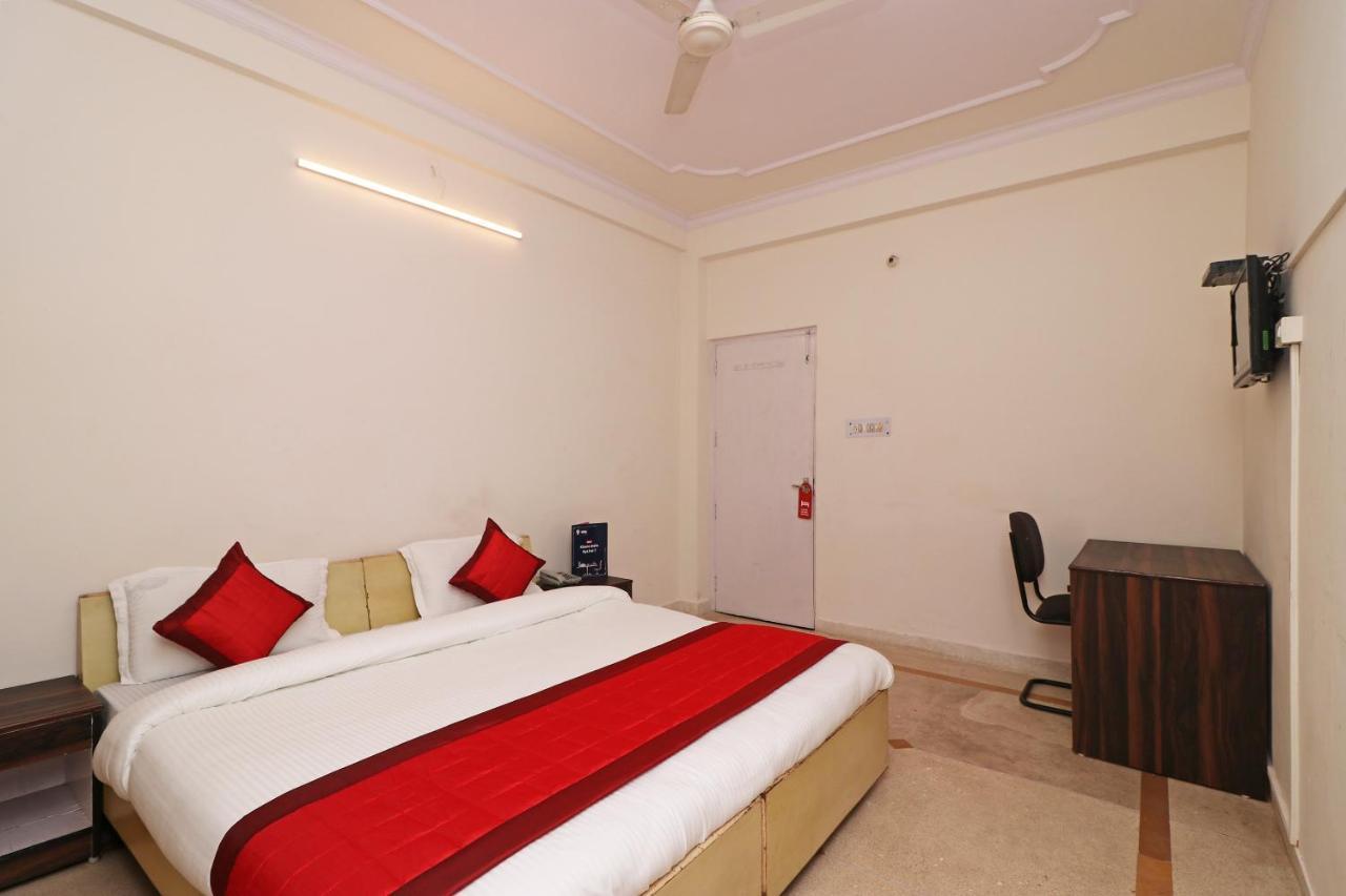 Oyo 11452 Golden Castle Lodge Indirapuram Exterior photo