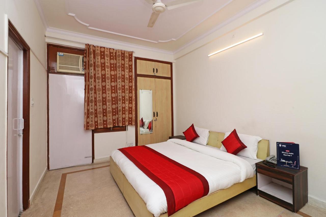 Oyo 11452 Golden Castle Lodge Indirapuram Exterior photo