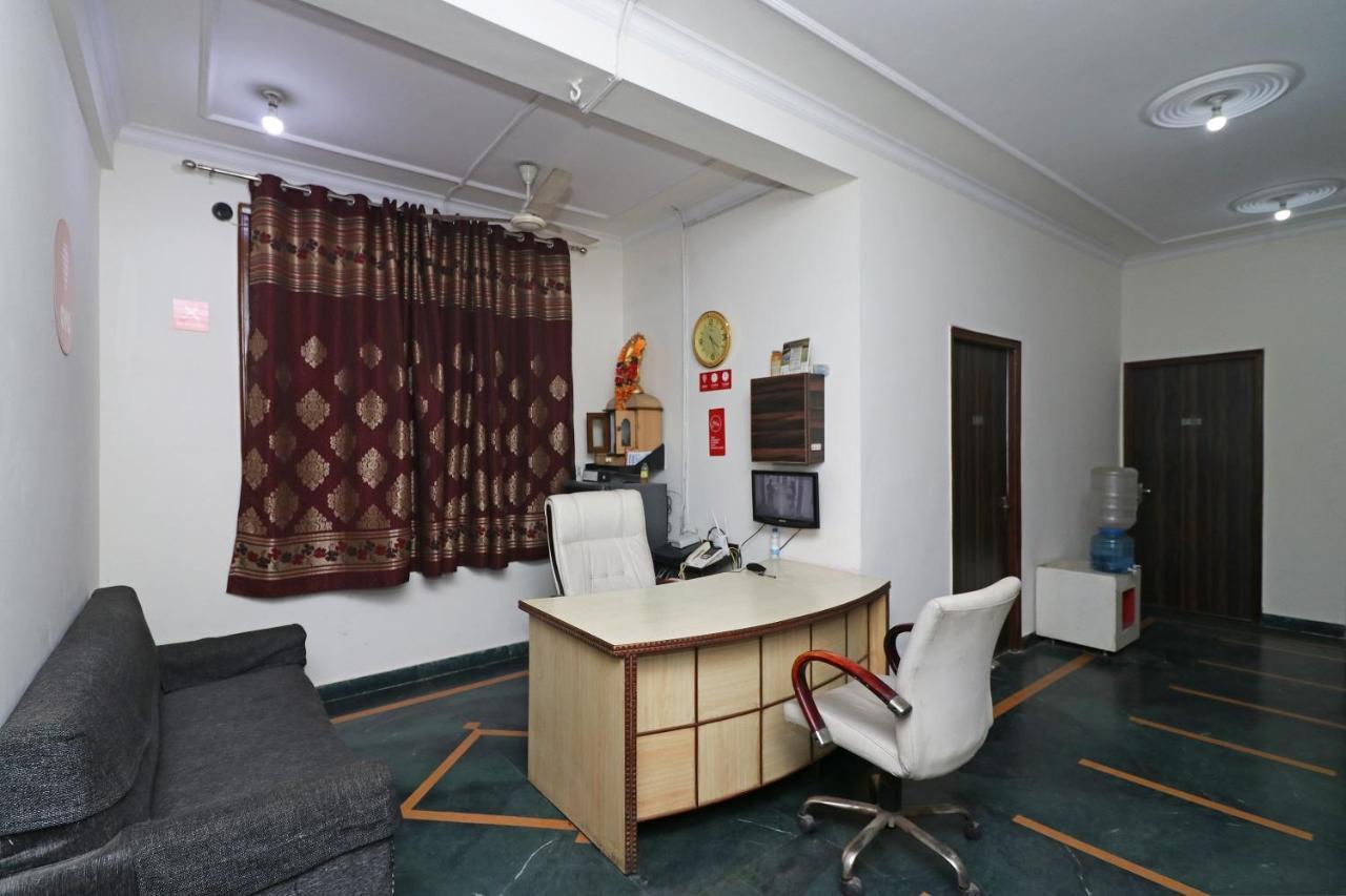 Oyo 11452 Golden Castle Lodge Indirapuram Exterior photo