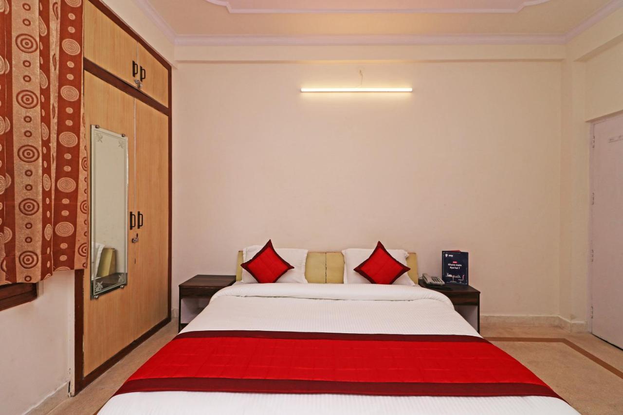 Oyo 11452 Golden Castle Lodge Indirapuram Exterior photo